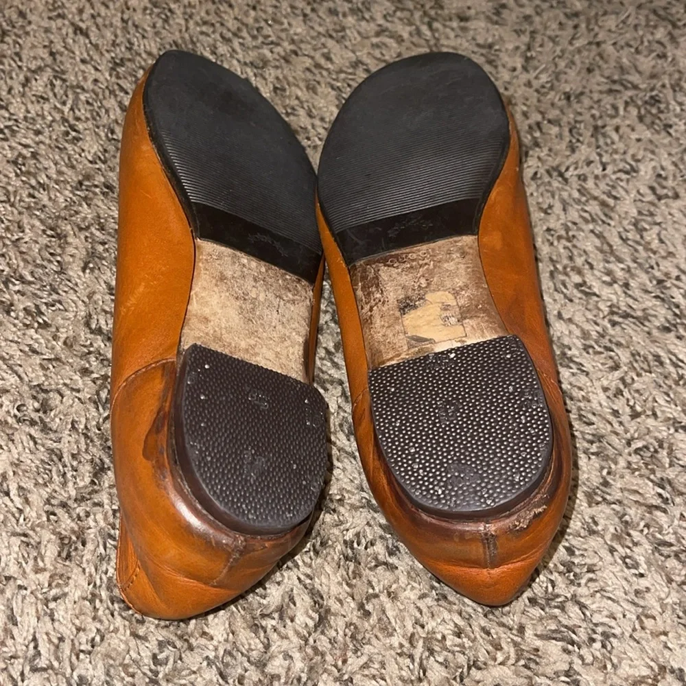 Gucci Brown Leather Flats with Gold Logo - Picture 5 of 12